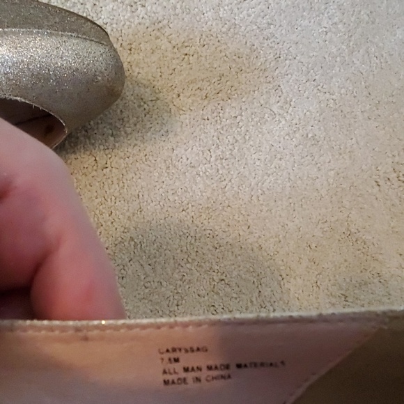 GUC Steve Madden gold glitter pumps - Picture 6 of 6